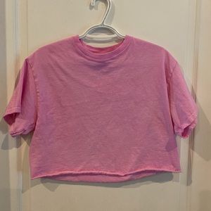 pink cropped tee shirt
